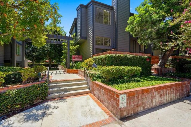 22028 Collins Street 1, Woodland Hills, CA 91367