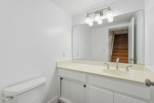 22028 Collins Street 1, Woodland Hills, CA 91367