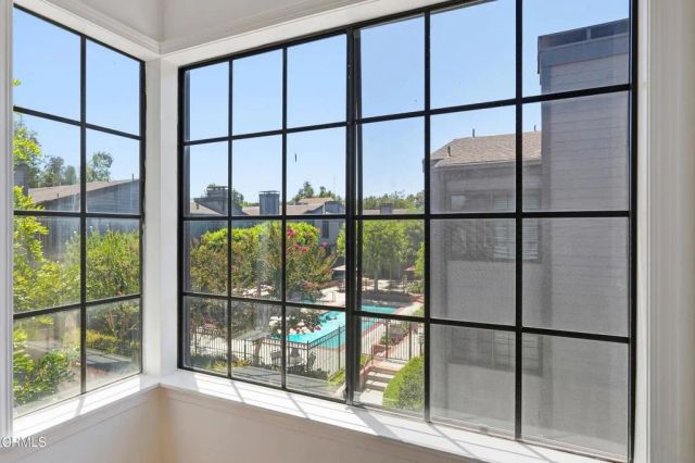 22028 Collins Street 1, Woodland Hills, CA 91367