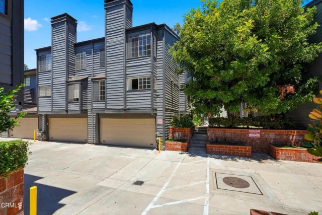 22028 Collins Street 1, Woodland Hills, CA 91367