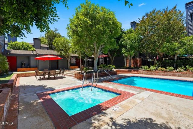 22028 Collins Street 1, Woodland Hills, CA 91367