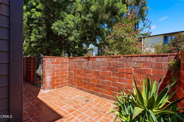 22028 Collins Street 1, Woodland Hills, CA 91367