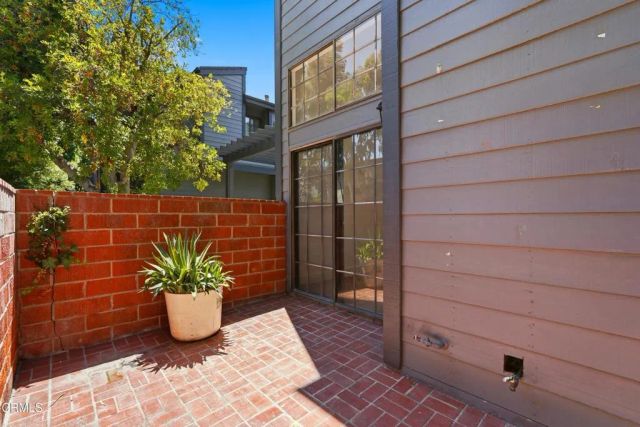 22028 Collins Street 1, Woodland Hills, CA 91367