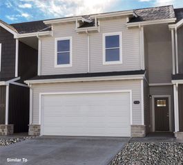 9146 Robinson Drive, West Des Moines, IA 50266