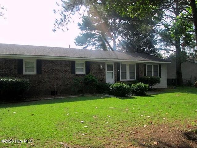 1329 Hunters Road, New Bern, NC 28562