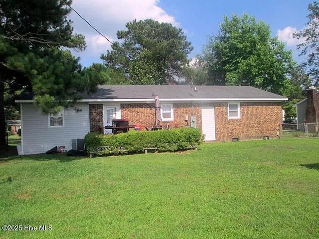 1329 Hunters Road, New Bern, NC 28562