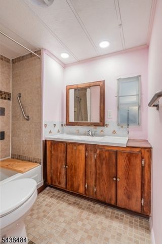191 W 24Th St D5, Bayonne City, NJ 07002