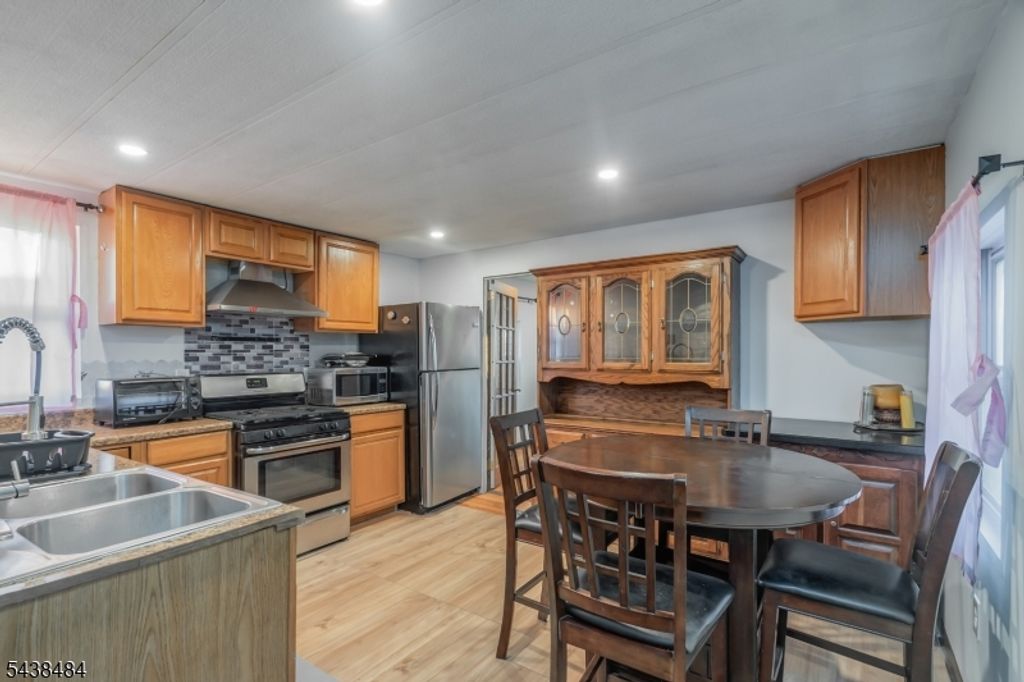 191 W 24Th St D5, Bayonne City, NJ 07002 — photo 5