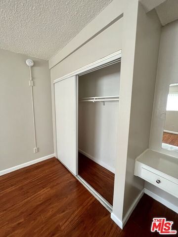 1162 ROLLAND CURTIS Place 5, Los Angeles, CA 90037
