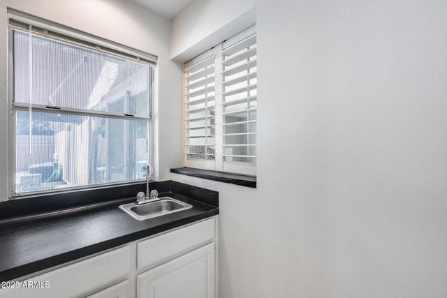 11217 E LAUREL Lane, Scottsdale, AZ 85259