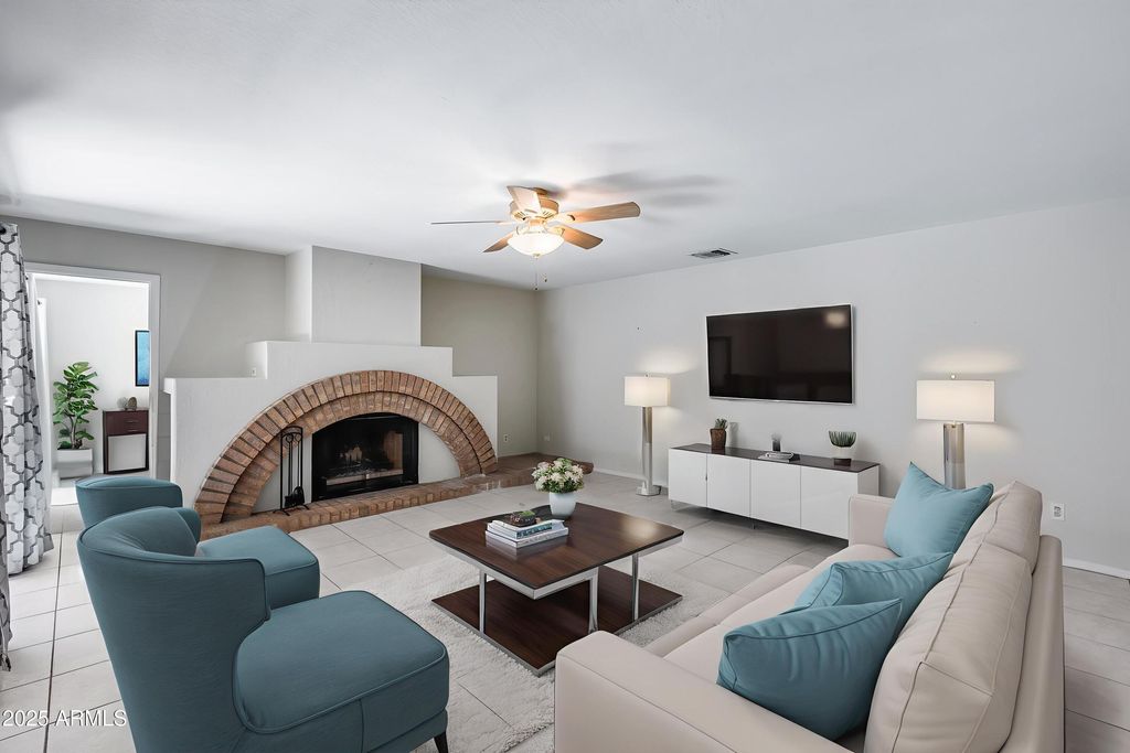 11217 E LAUREL Lane, Scottsdale, AZ 85259