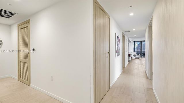 1000 Brickell Plz 3002, Miami, FL 33131