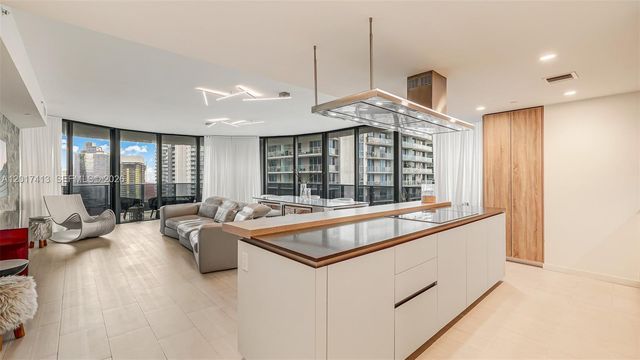 1000 Brickell Plz 3002, Miami, FL 33131