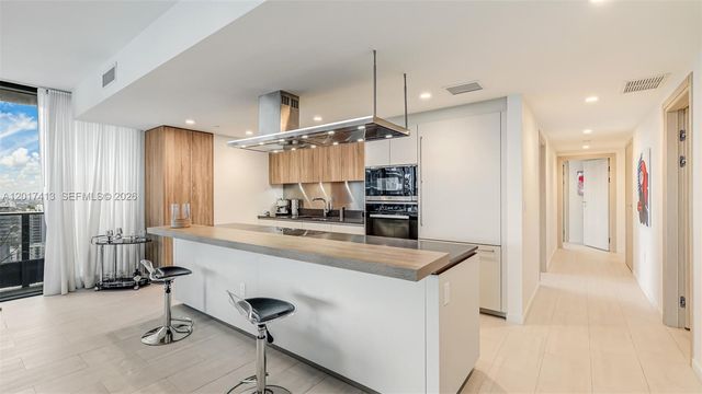 1000 Brickell Plz 3002, Miami, FL 33131