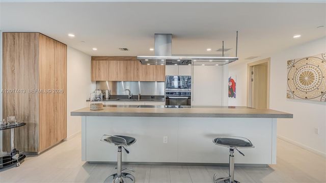1000 Brickell Plz 3002, Miami, FL 33131