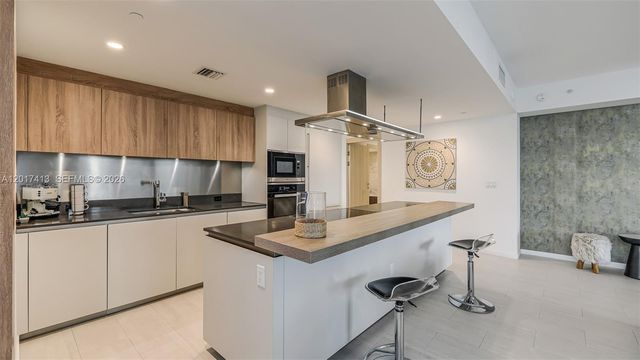 1000 Brickell Plz 3002, Miami, FL 33131
