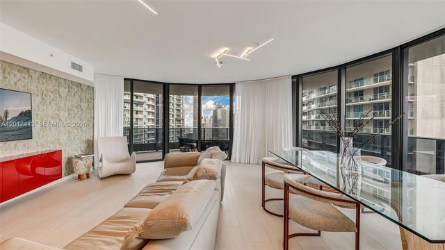 1000 Brickell Plz 3002, Miami, FL 33131
