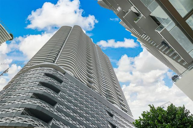1000 Brickell Plz 3002, Miami, FL 33131
