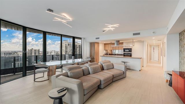 1000 Brickell Plz 3002, Miami, FL 33131