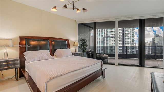 1000 Brickell Plz 3002, Miami, FL 33131