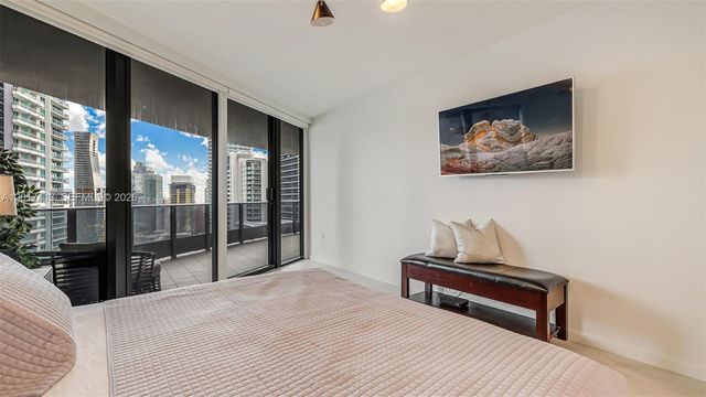 1000 Brickell Plz 3002, Miami, FL 33131