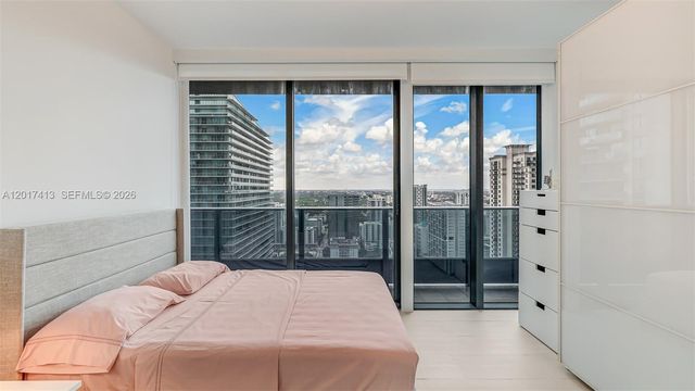 1000 Brickell Plz 3002, Miami, FL 33131