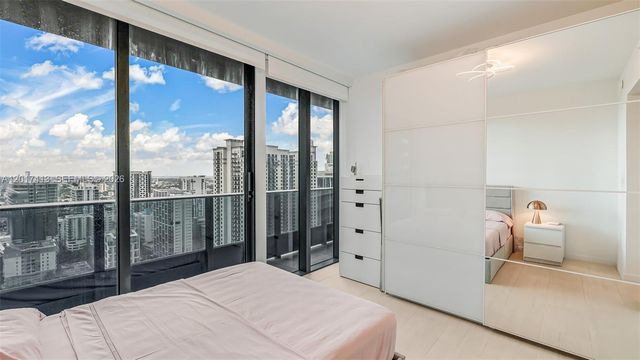 1000 Brickell Plz 3002, Miami, FL 33131