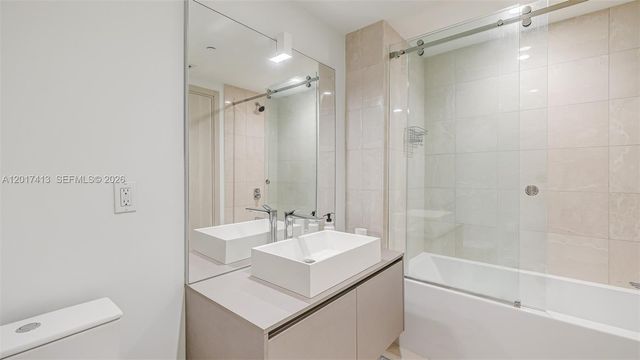 1000 Brickell Plz 3002, Miami, FL 33131