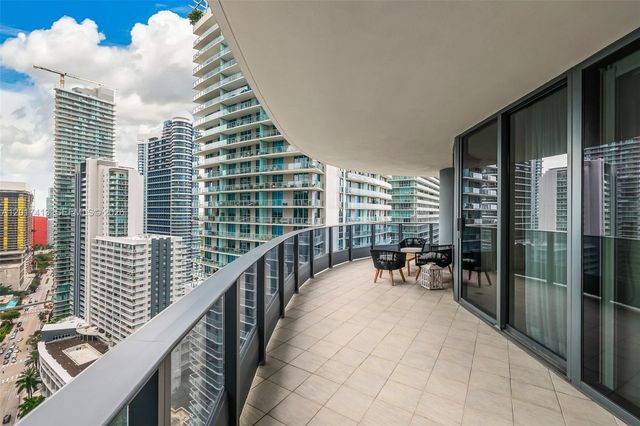 1000 Brickell Plz 3002, Miami, FL 33131