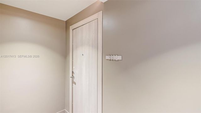 1000 Brickell Plz 3002, Miami, FL 33131