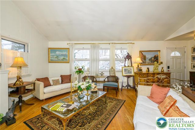 2529 Hampshire Road, Bethlehem City, PA 18017