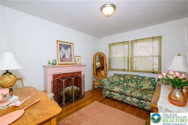 2529 Hampshire Road, Bethlehem City, PA 18017