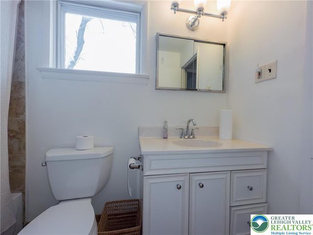 2529 Hampshire Road, Bethlehem City, PA 18017