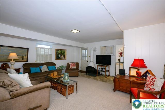 2529 Hampshire Road, Bethlehem City, PA 18017