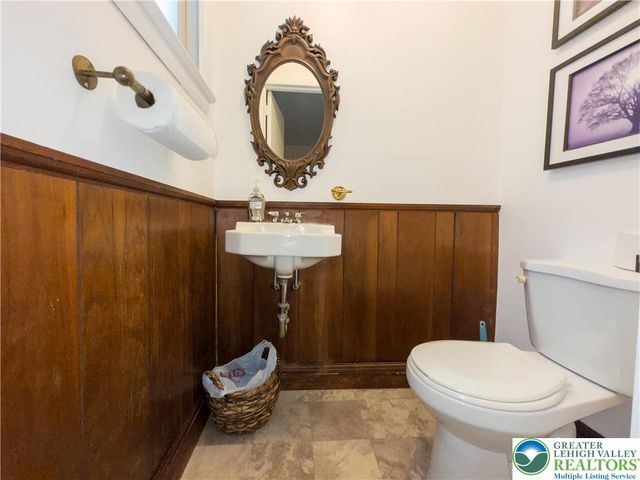 2529 Hampshire Road, Bethlehem City, PA 18017