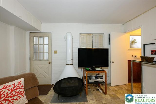 2529 Hampshire Road, Bethlehem City, PA 18017