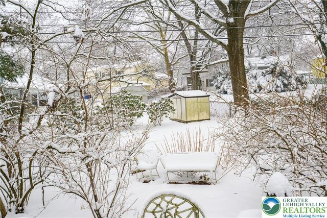 2529 Hampshire Road, Bethlehem City, PA 18017