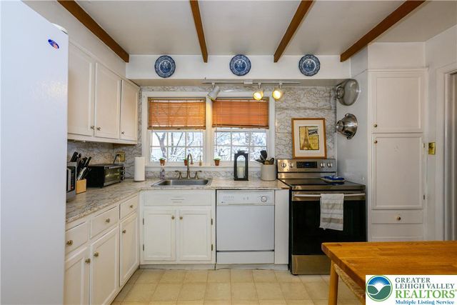 2529 Hampshire Road, Bethlehem City, PA 18017