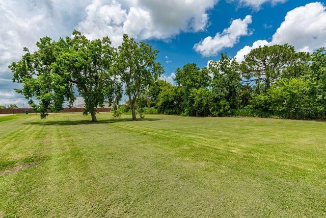 4905 Lawndale Street, La Marque, TX 77568