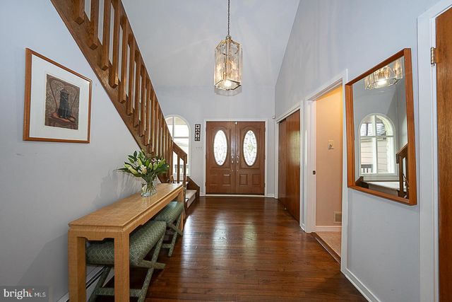 214 CORNELL DR, Bryn Mawr, PA 19010