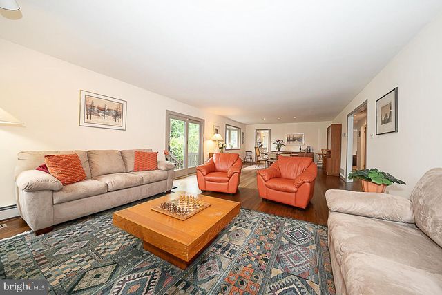 214 CORNELL DR, Bryn Mawr, PA 19010