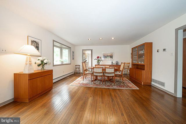 214 CORNELL DR, Bryn Mawr, PA 19010