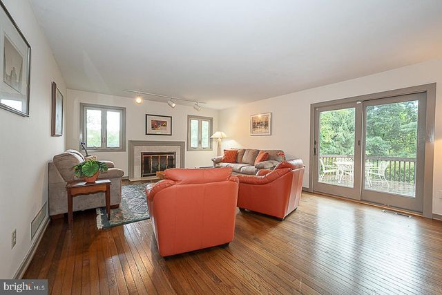 214 CORNELL DR, Bryn Mawr, PA 19010