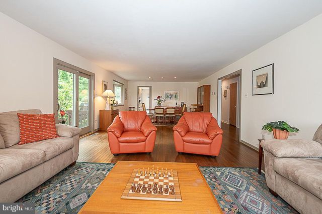 214 CORNELL DR, Bryn Mawr, PA 19010
