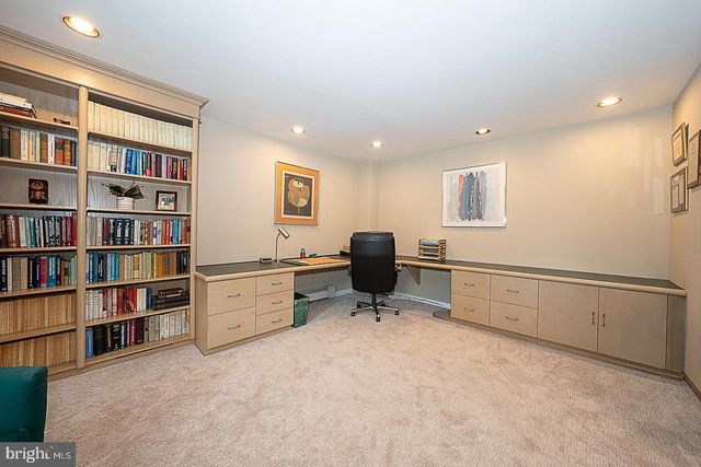 214 CORNELL DR, Bryn Mawr, PA 19010