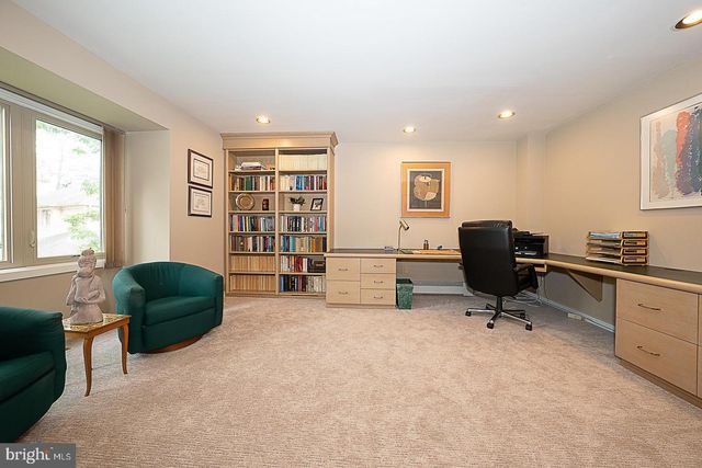 214 CORNELL DR, Bryn Mawr, PA 19010