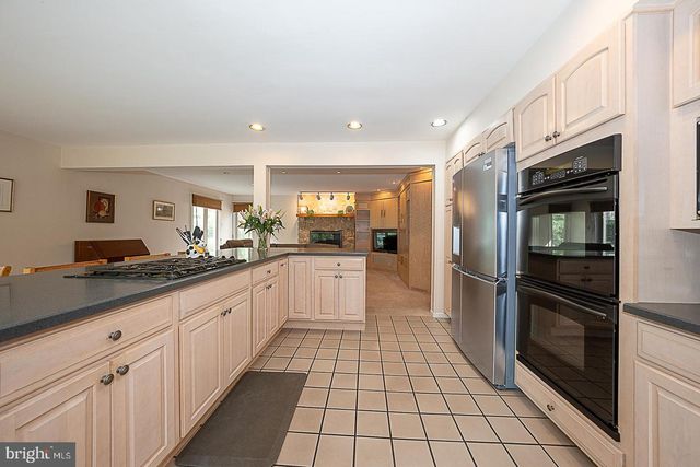214 CORNELL DR, Bryn Mawr, PA 19010