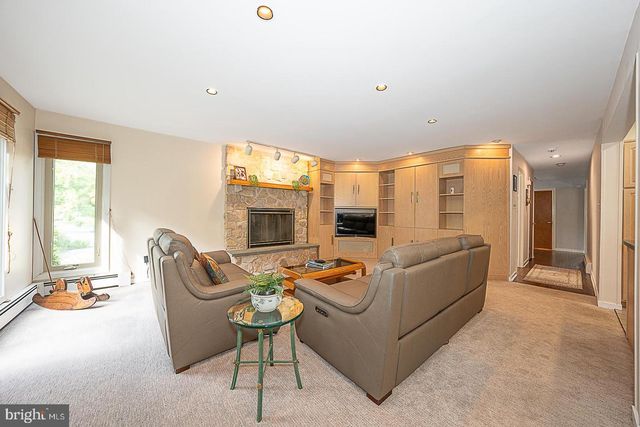 214 CORNELL DR, Bryn Mawr, PA 19010