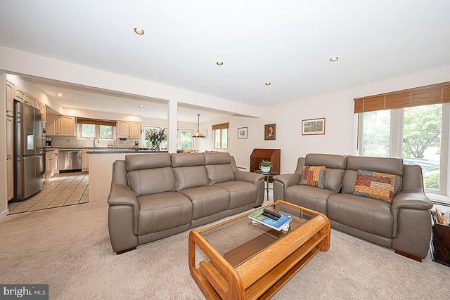 214 CORNELL DR, Bryn Mawr, PA 19010