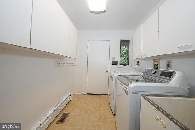 214 CORNELL DR, Bryn Mawr, PA 19010